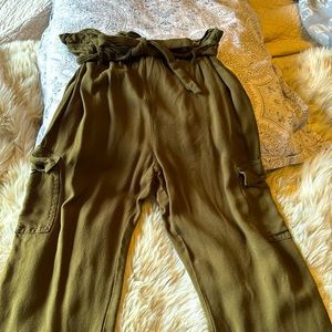Girls size 8 army green cargo poncho pants. NWOT, soft and comfortable.